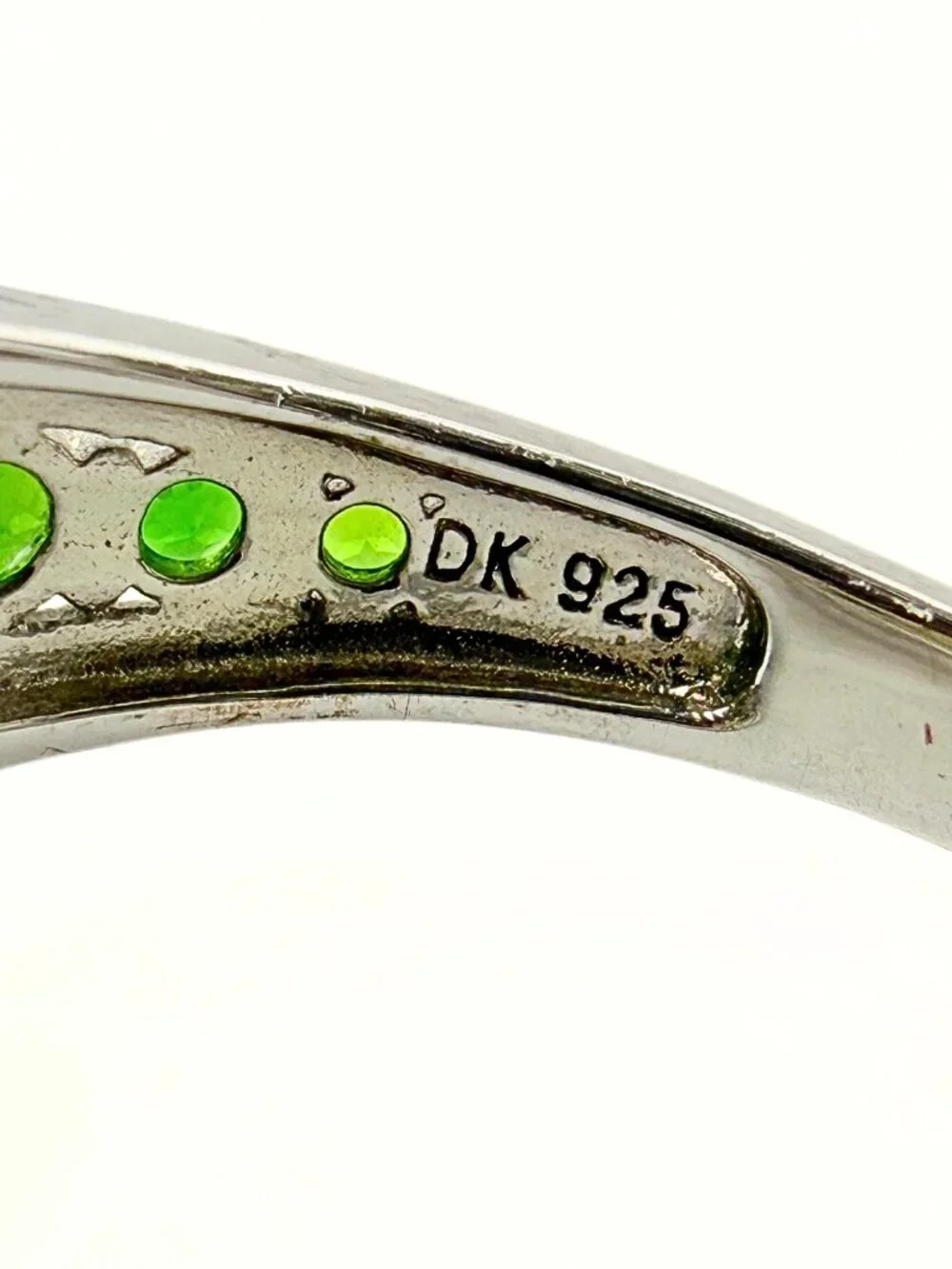 Contemporary Marked Sterling Silver Cushion Cut Green Tourmaline Ring Sz 10